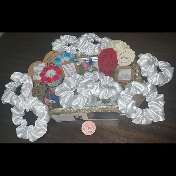 ⭐️ HOST PICK⭐️ KLM’s Luxey Locks Pearly Whites Collection $8each - Picture 13 of 15